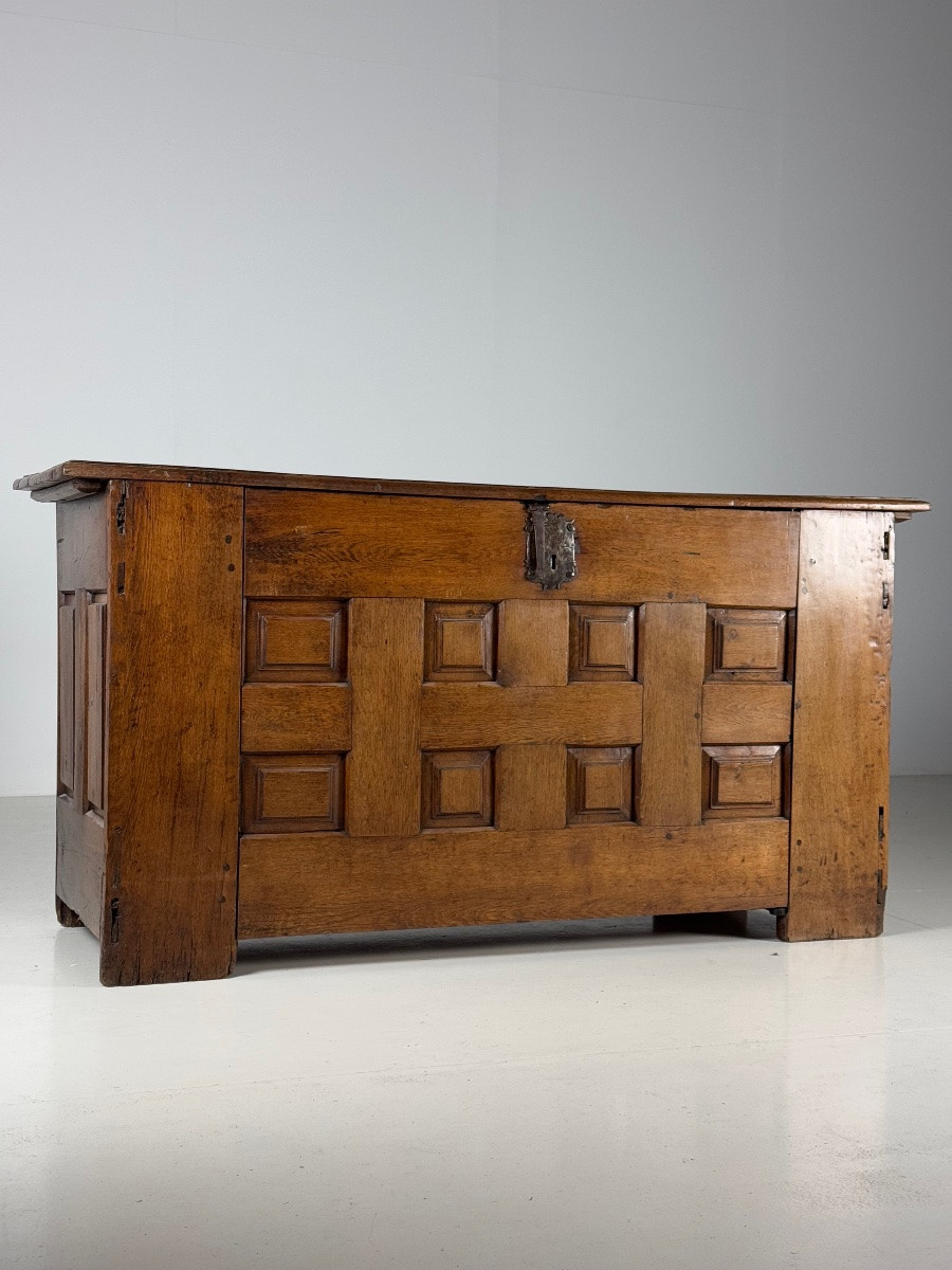 18th Century Spanish Chest-photo-7