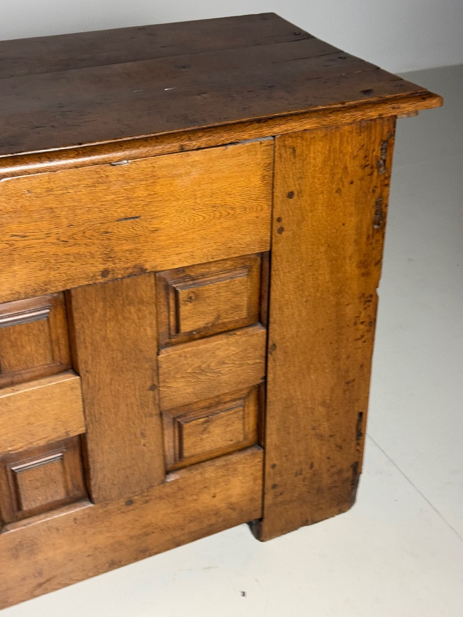 18th Century Spanish Chest-photo-8