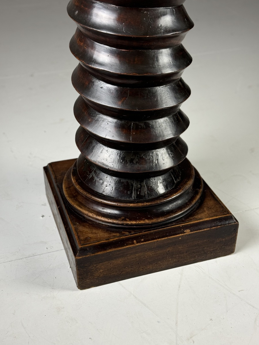 French Column Press-photo-2