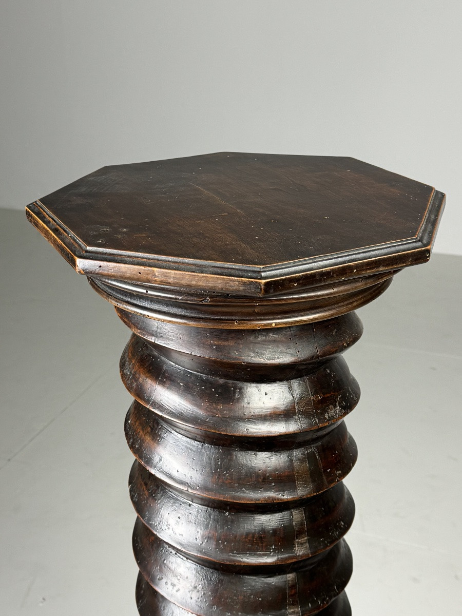 French Column Press-photo-4