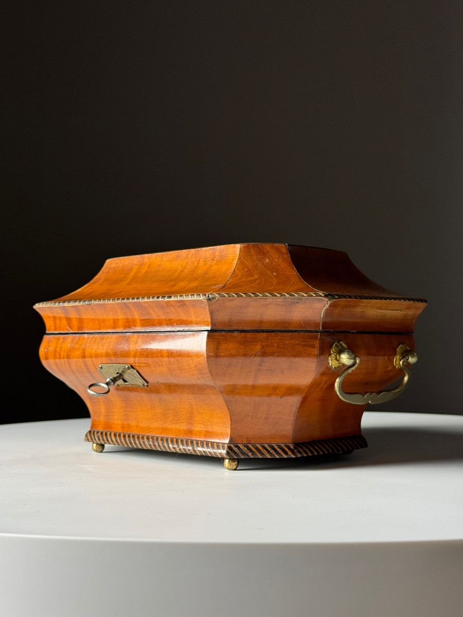 19th Century English Music Box For Jewelry