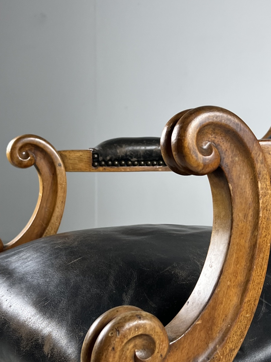 Chaise De Bibliothèque Française En Cuir Noir-photo-8