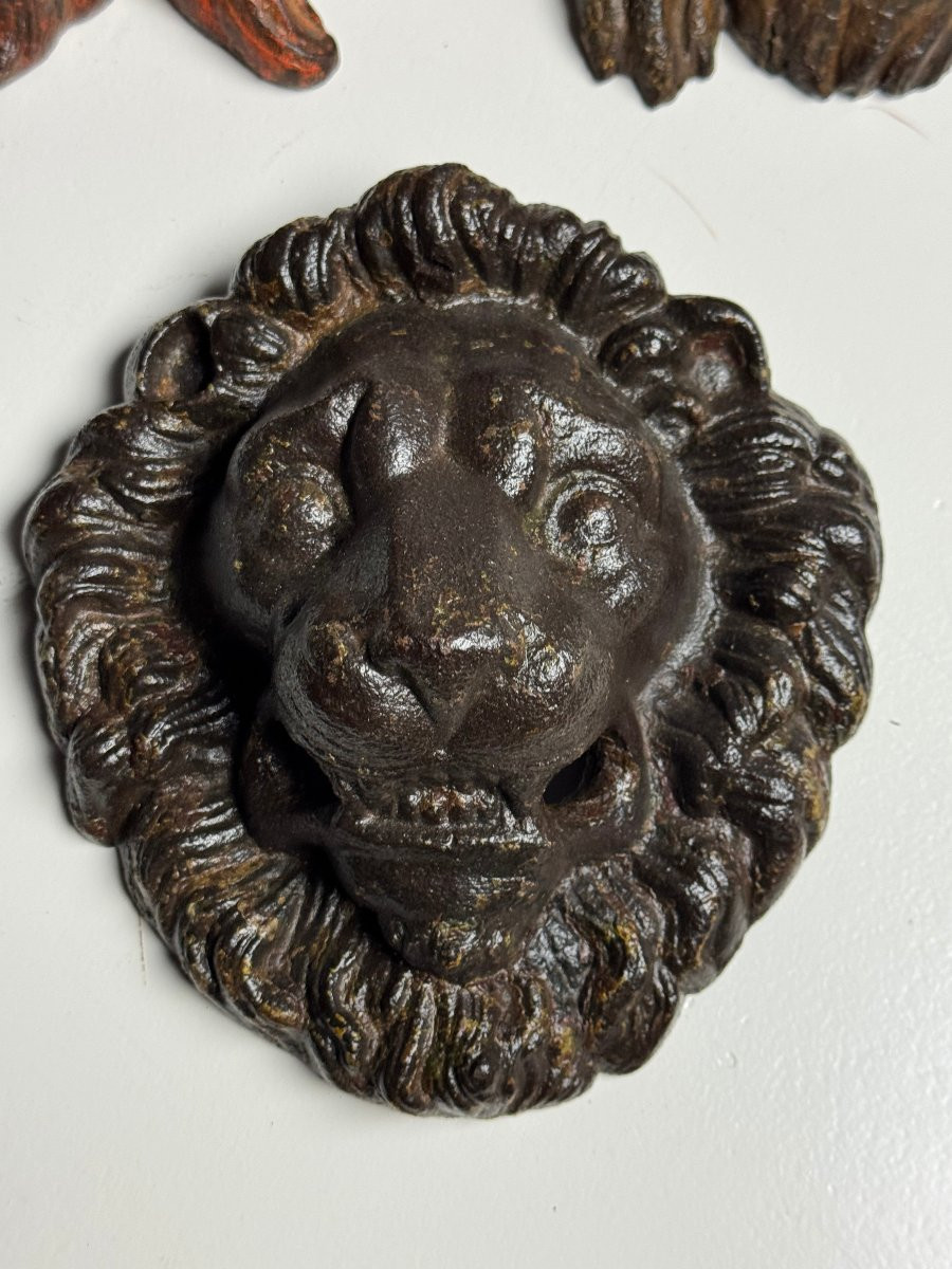 Set Of 3 Cast Iron Lion Heads-photo-2