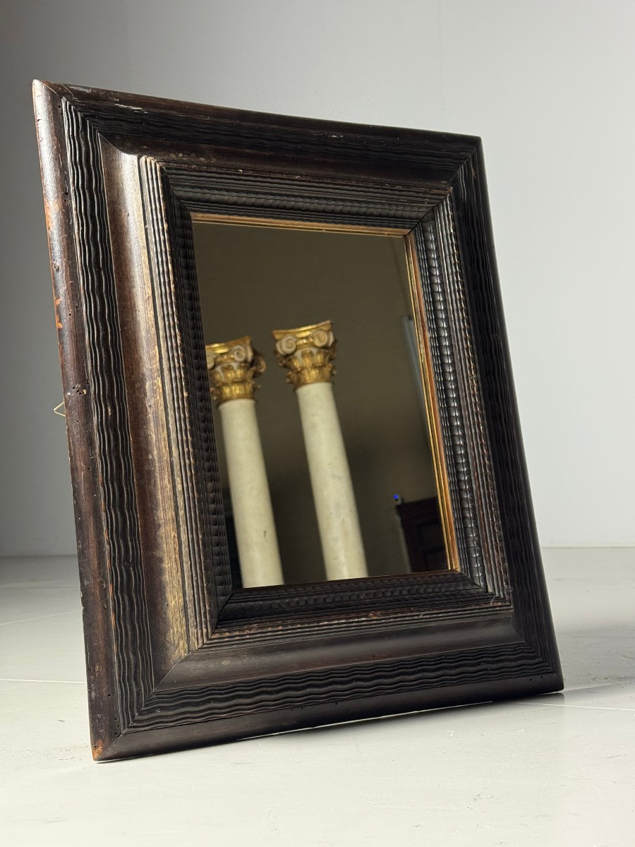 Cadre à bords ondulés, miroir brun, XXe siècle