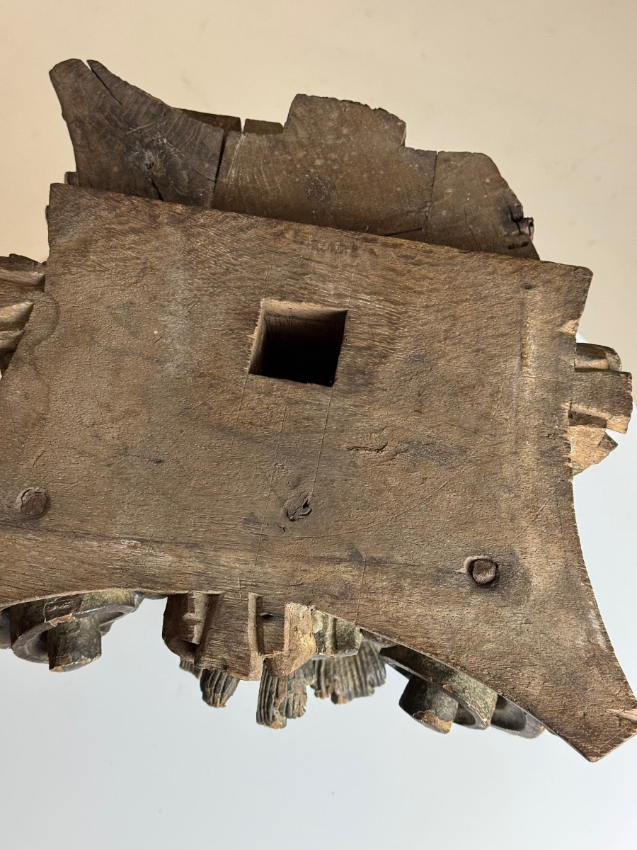 18th Century French Capital Oak-photo-2