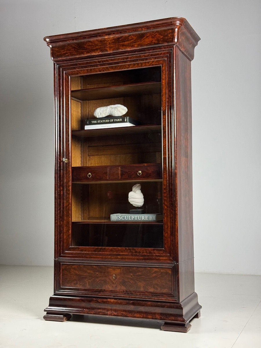 Vitrine Biedermeier en acajou, XIXe siècle