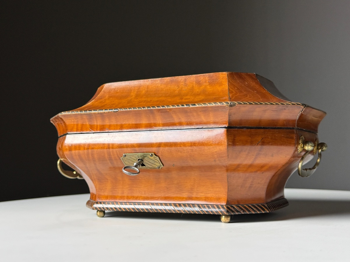 Boîte à musique décorée, XIXe siècle-photo-2