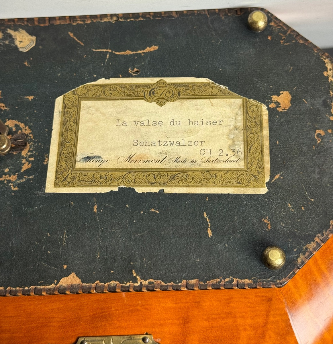 Boîte à musique décorée, XIXe siècle-photo-5