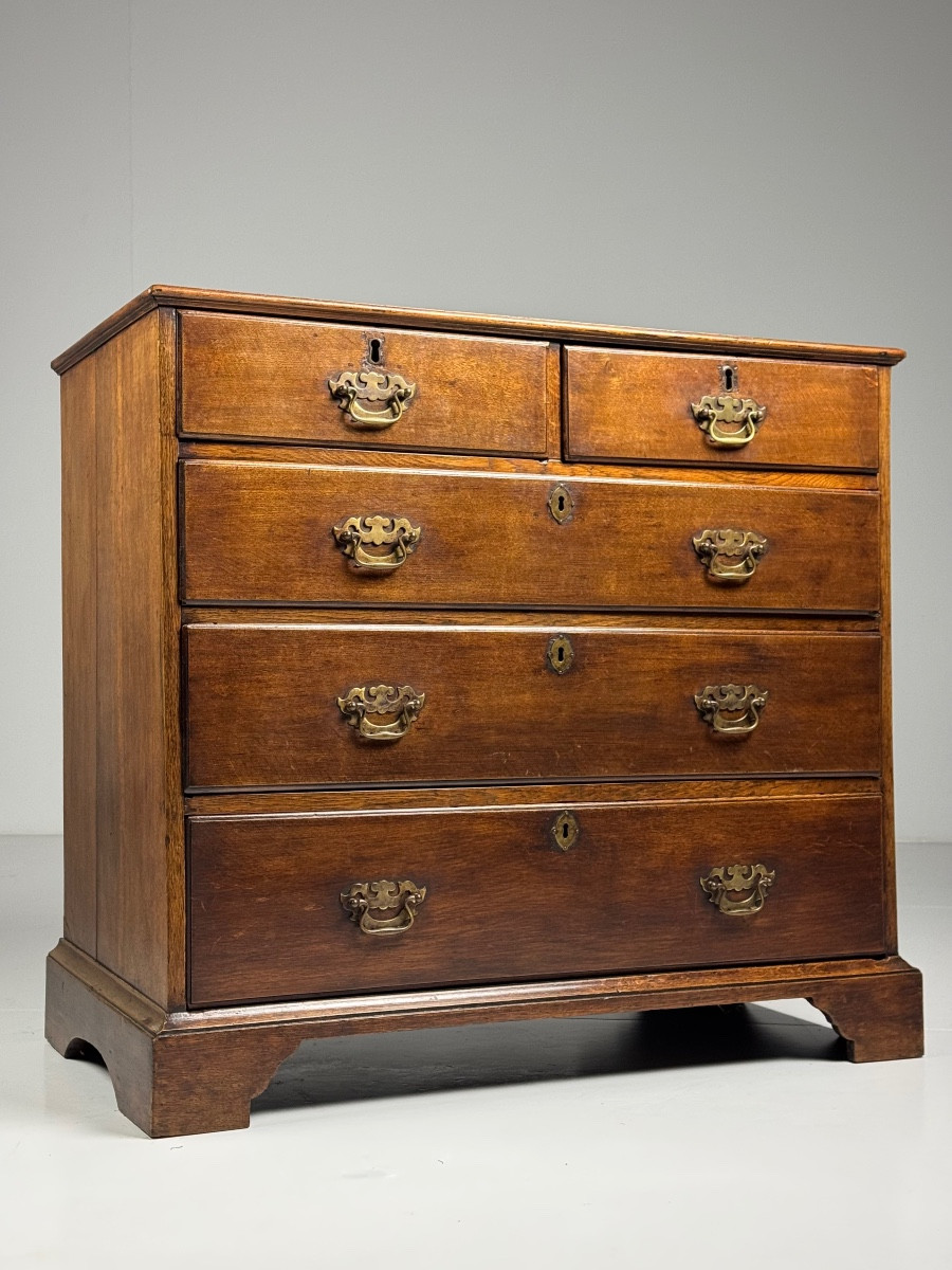 Chest Of Drawers In English Oak, Circa 1780