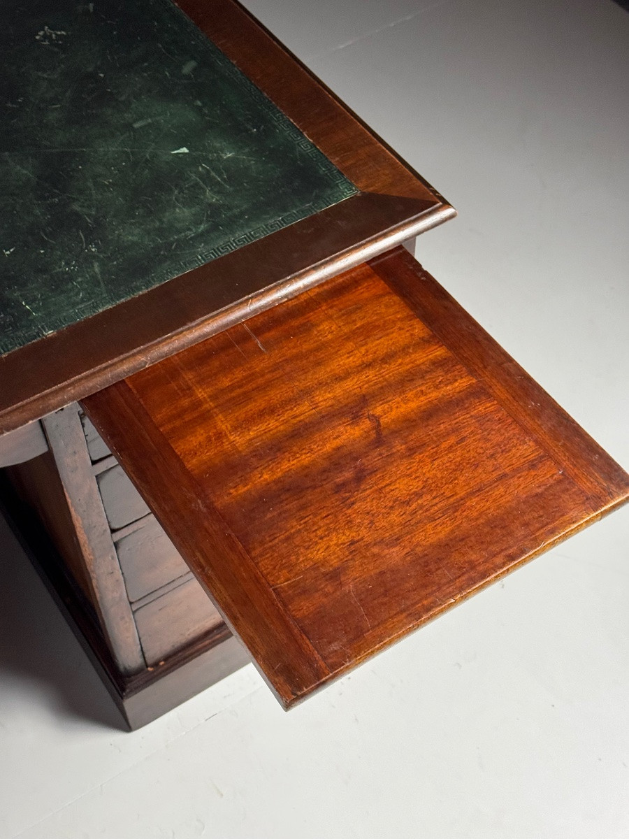 Classic English Desk, Circa 1900-photo-3
