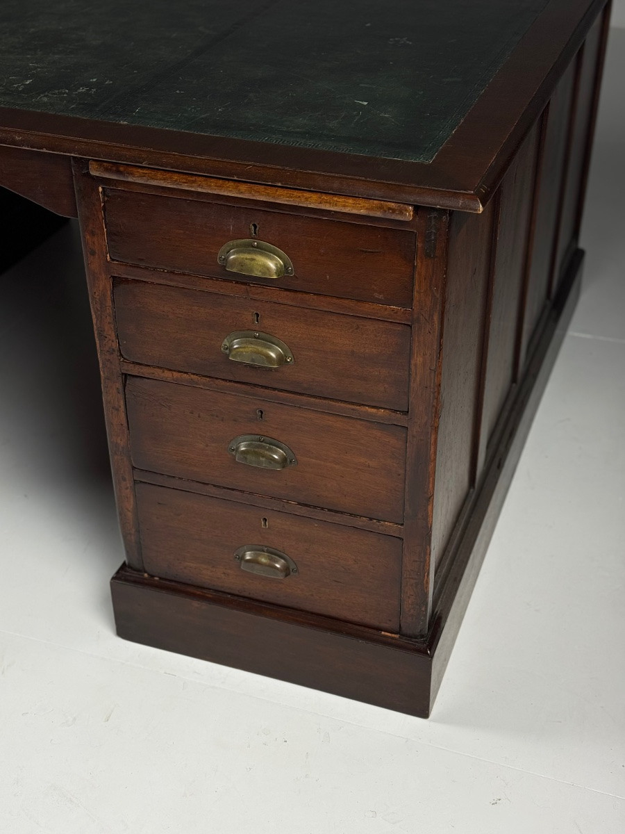 Classic English Desk, Circa 1900-photo-7
