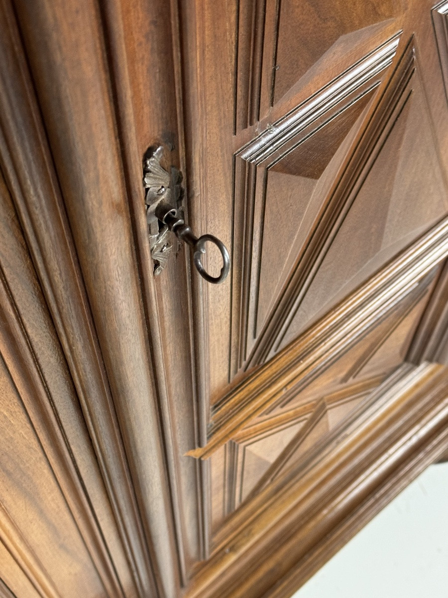 Cabinet géométrique en noyer de Bourgogne 1700-photo-6