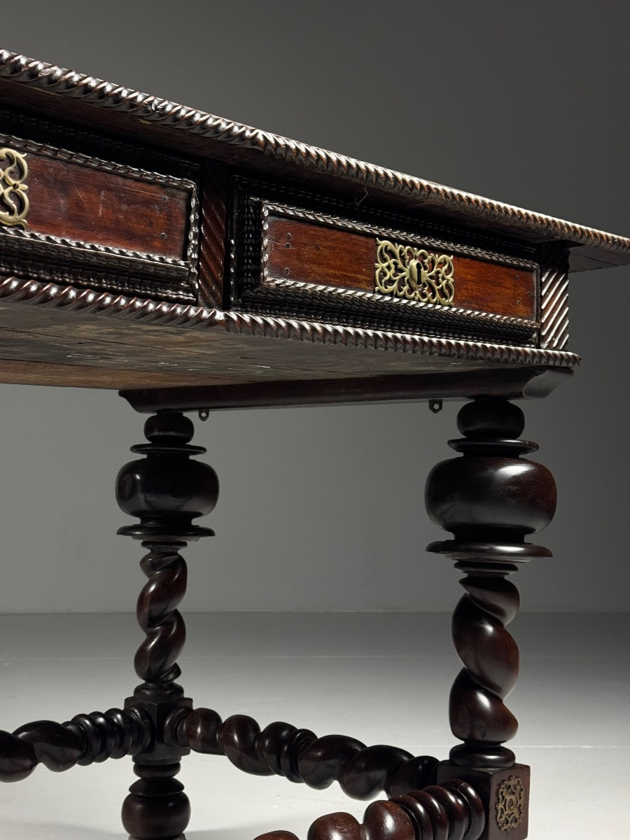 18th-century Portuguese Table-photo-8