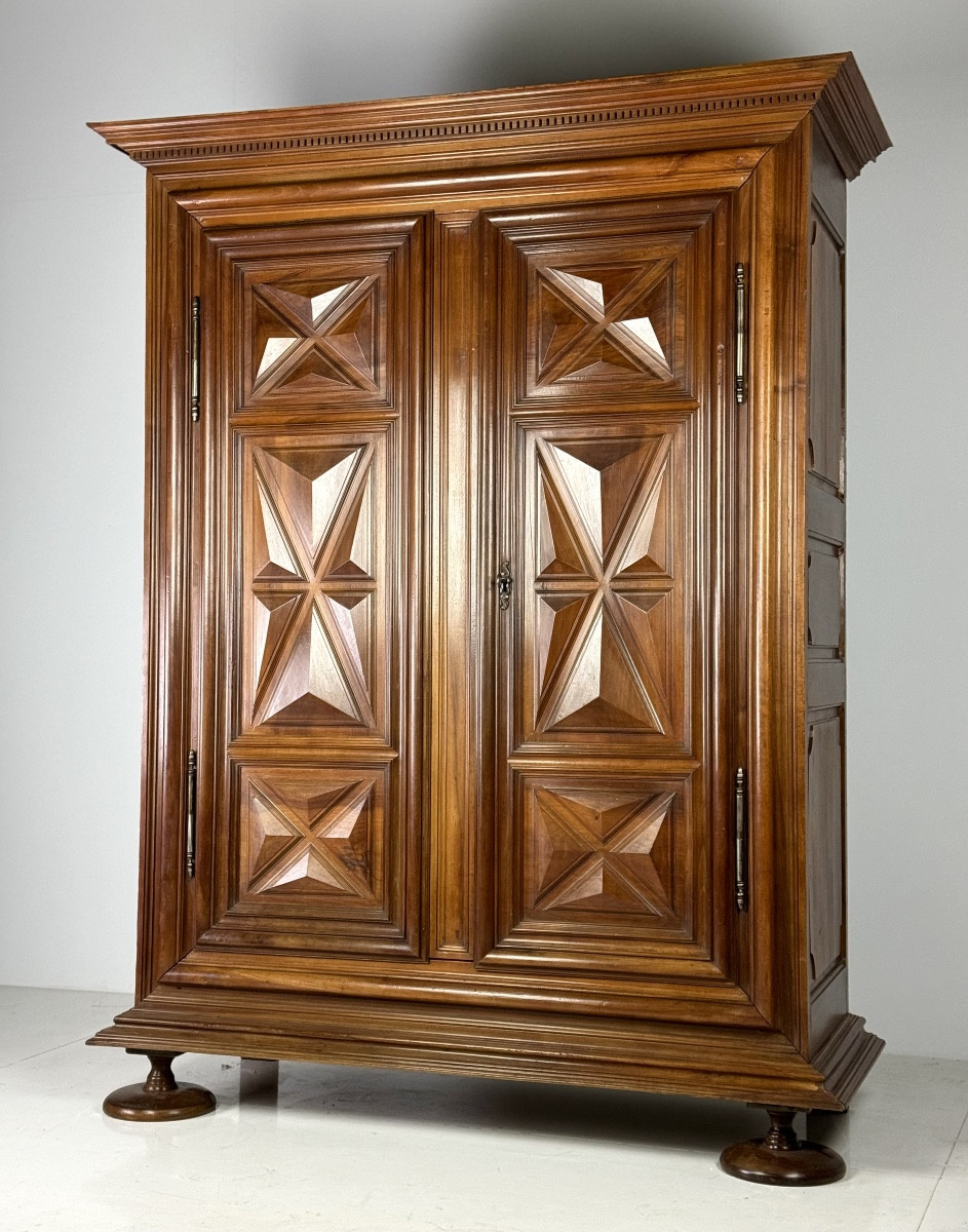Cabinet Bourgogne 1700 