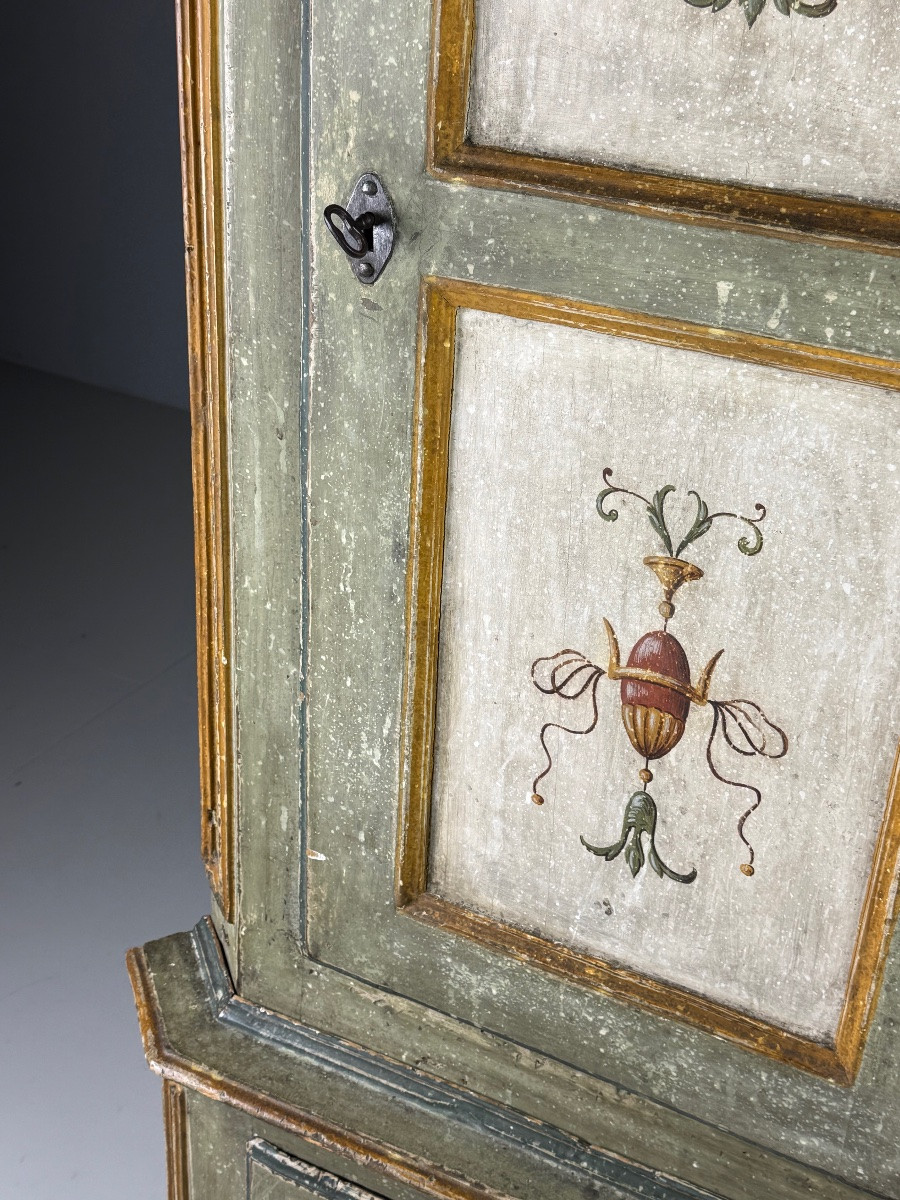 Armoire d'angle suédoise du XVIIIe siècle-photo-4