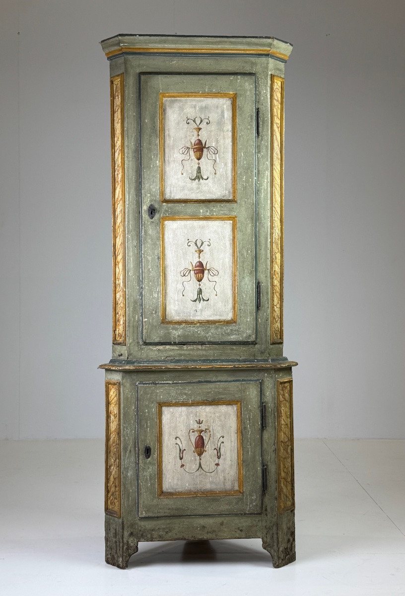 Armoire d'angle suédoise du XVIIIe siècle-photo-4