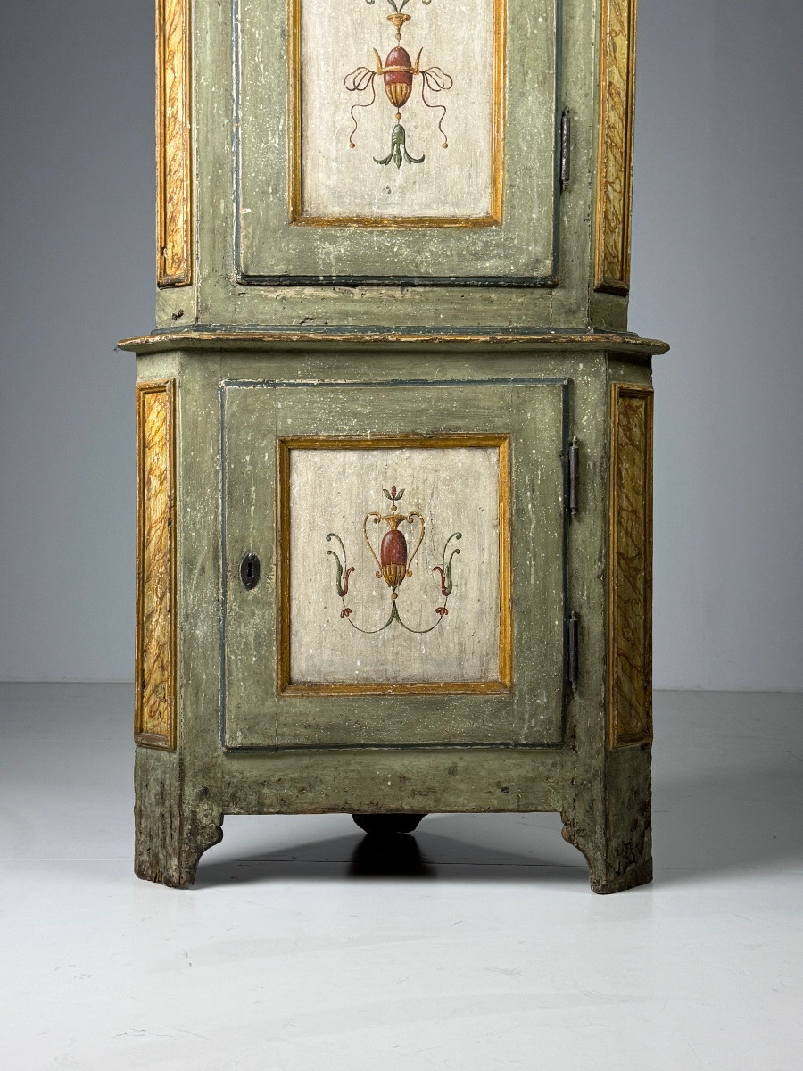 Armoire d'angle suédoise du XVIIIe siècle-photo-5