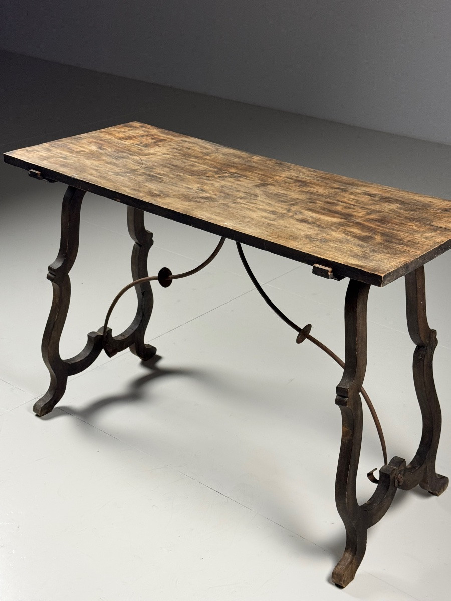 Table d'appoint espagnole du XIXe siècle-photo-6