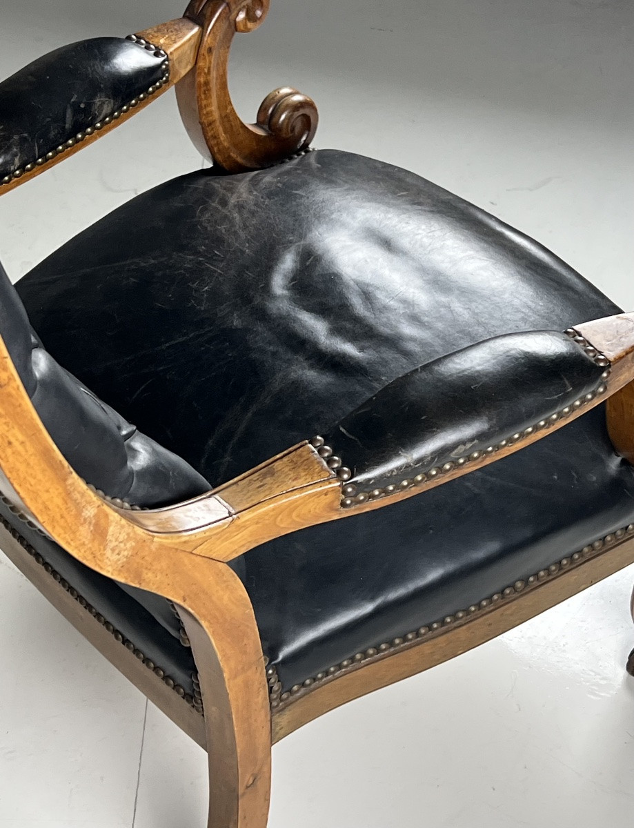 Chaise De Bibliothèque Française En Cuir Noir-photo-2