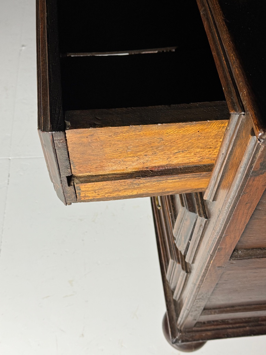 Commode anglaise du XVIIe siècle en chêne-photo-2