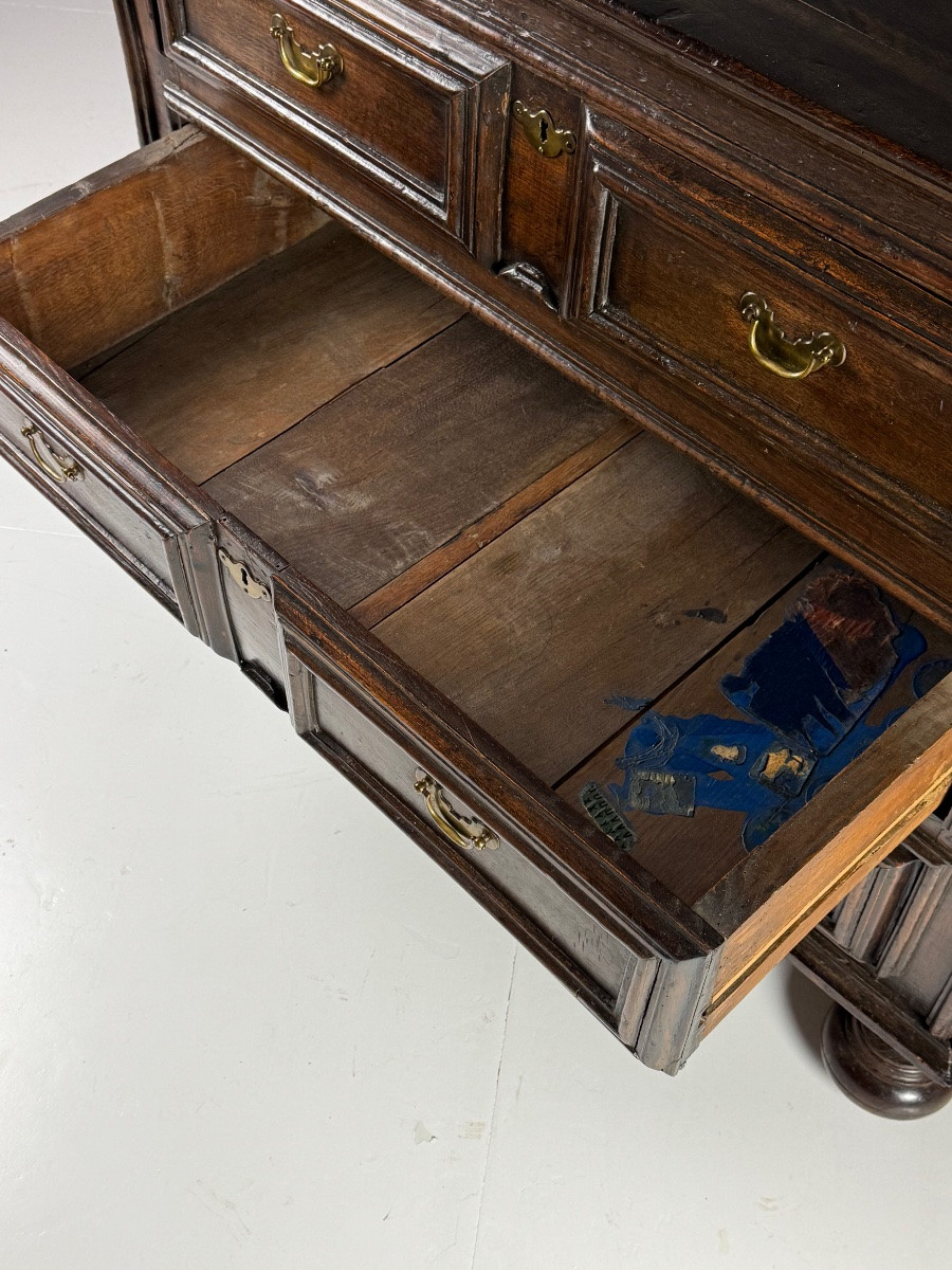 Commode anglaise du XVIIe siècle en chêne-photo-7