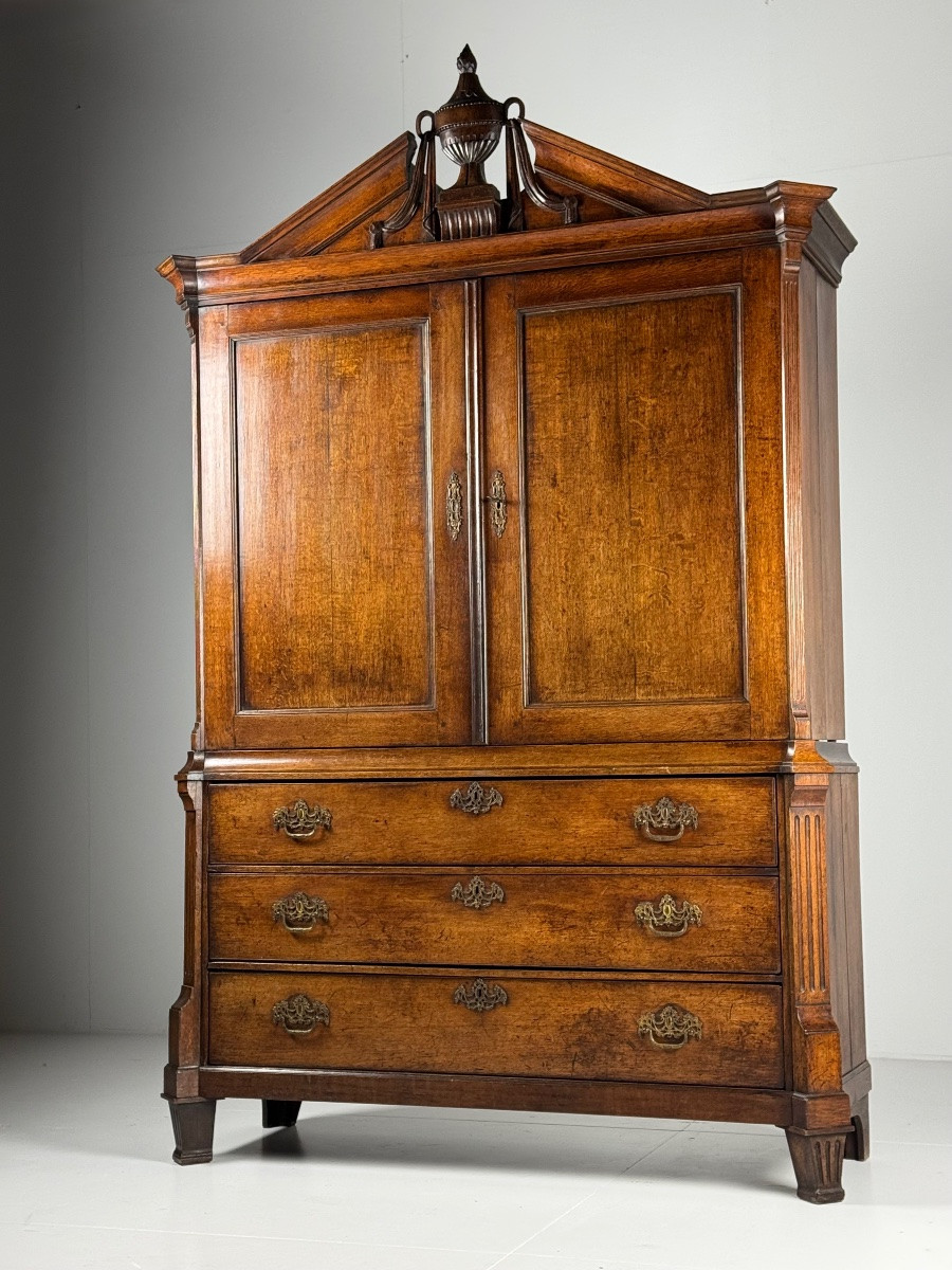 Cabinet hollandais en chêne du XVIIIe siècle-photo-2