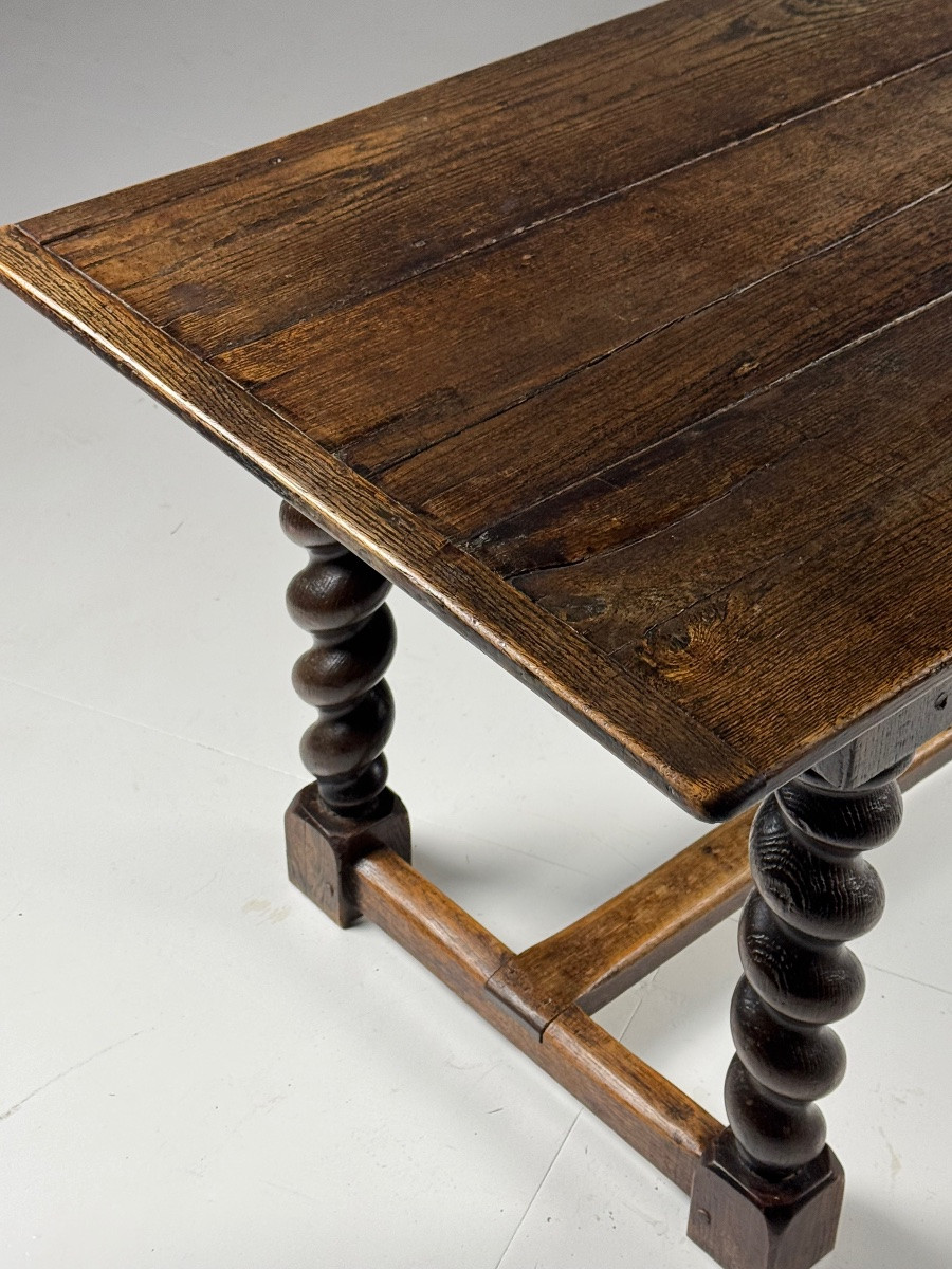 Dining Table With Turned Legs, Circa 1800-photo-3