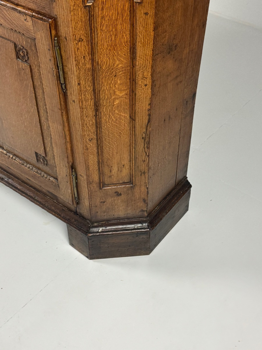 Armoire à vaisselle belge du XVIIle siècle en chêne-photo-2