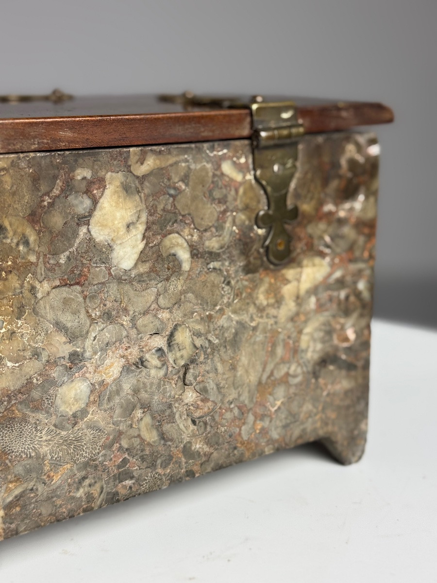 18th-century Marble Viscera Box-photo-2