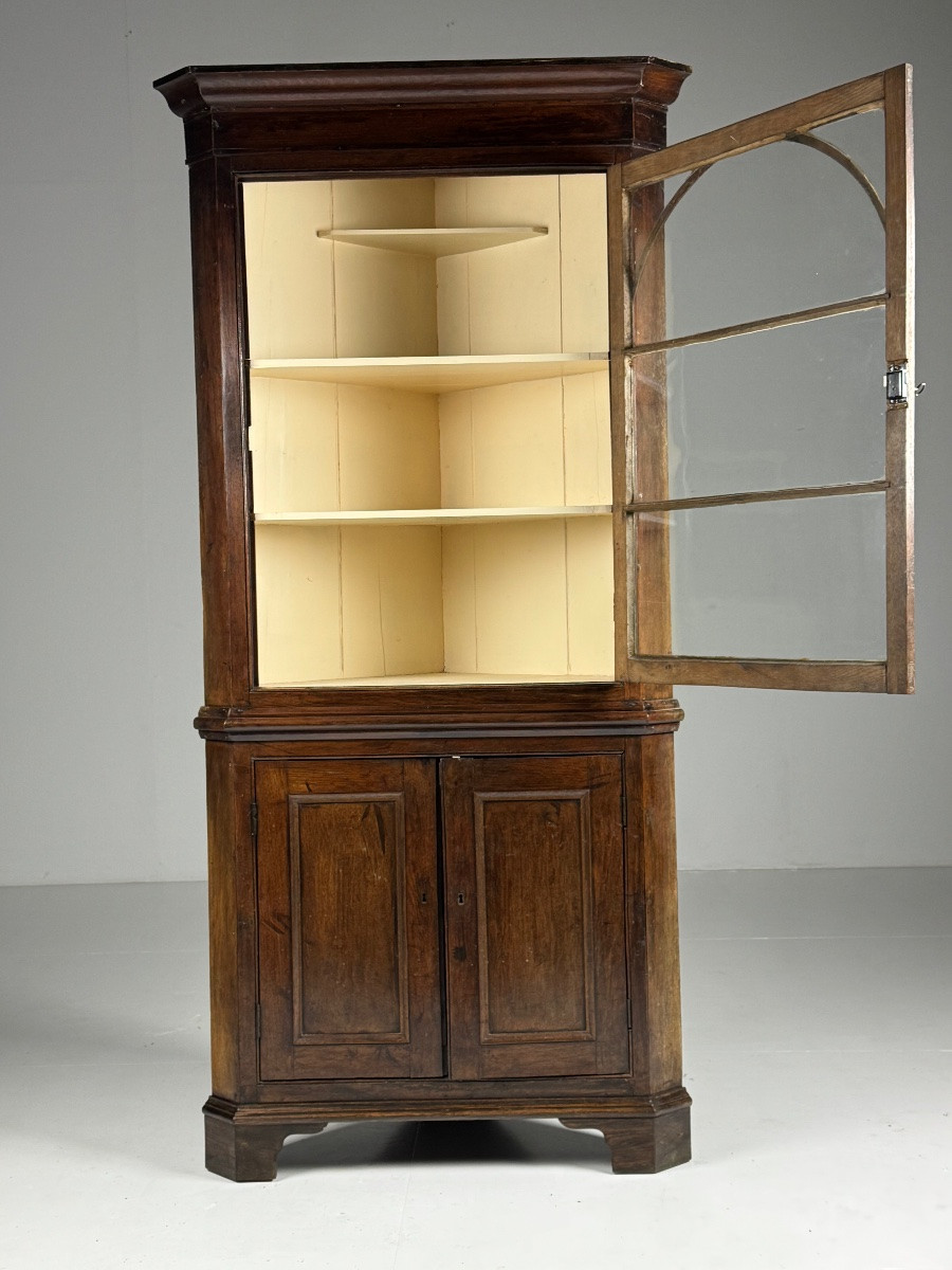 Corner Oak Wardrobe, Circa 1800-photo-2