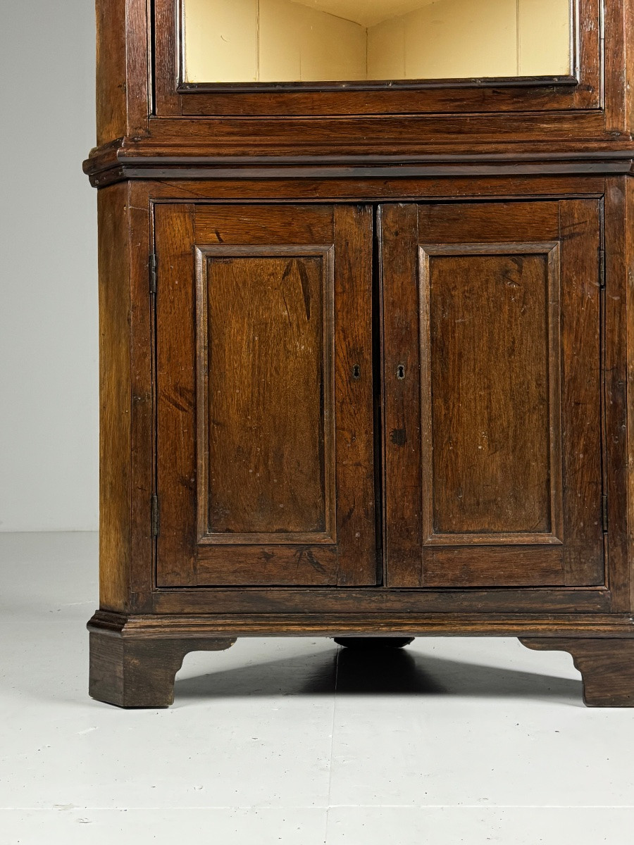 Corner Oak Wardrobe, Circa 1800-photo-4