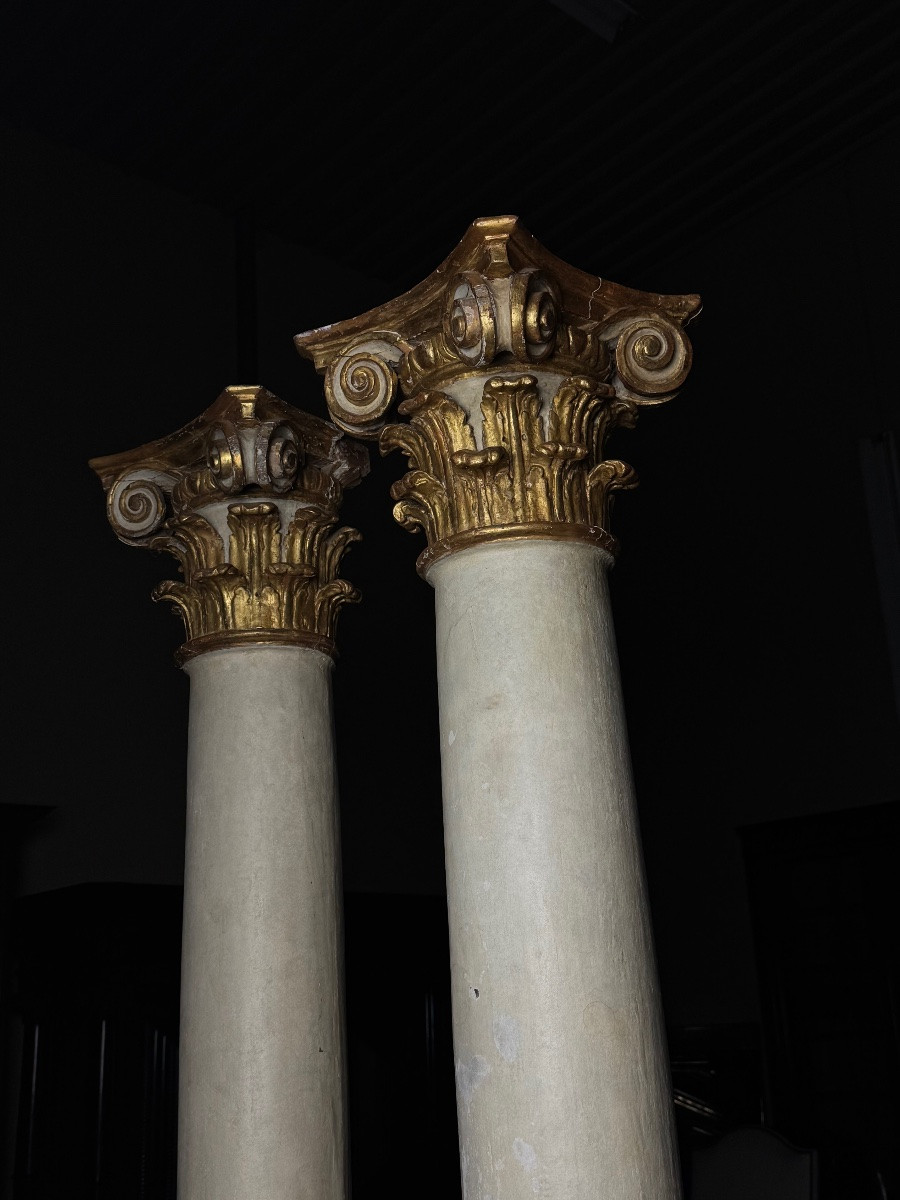 18th-century Columns With Gilded Capitals-photo-2