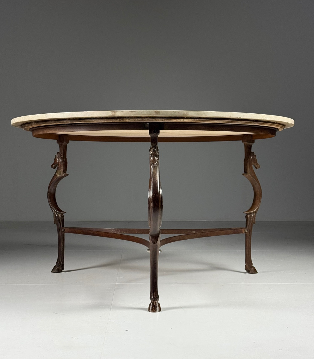 Table à manger vintage avec plateau en marbre et hippocampes