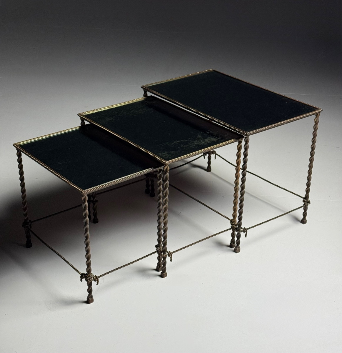 Tables gigognes vintage en corde