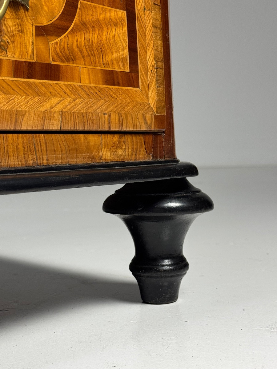 18th Century Marquetry Chest Of Drawers-photo-2