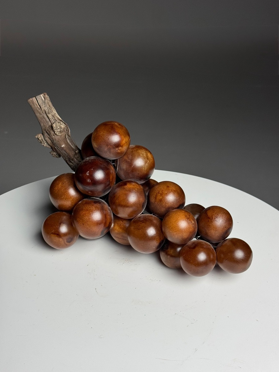 Bunch Of Grapes In Brown Alabaster-photo-1