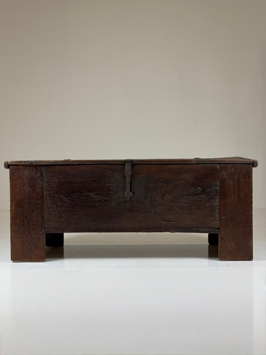 17th-century Stollentruhe Chest-photo-4