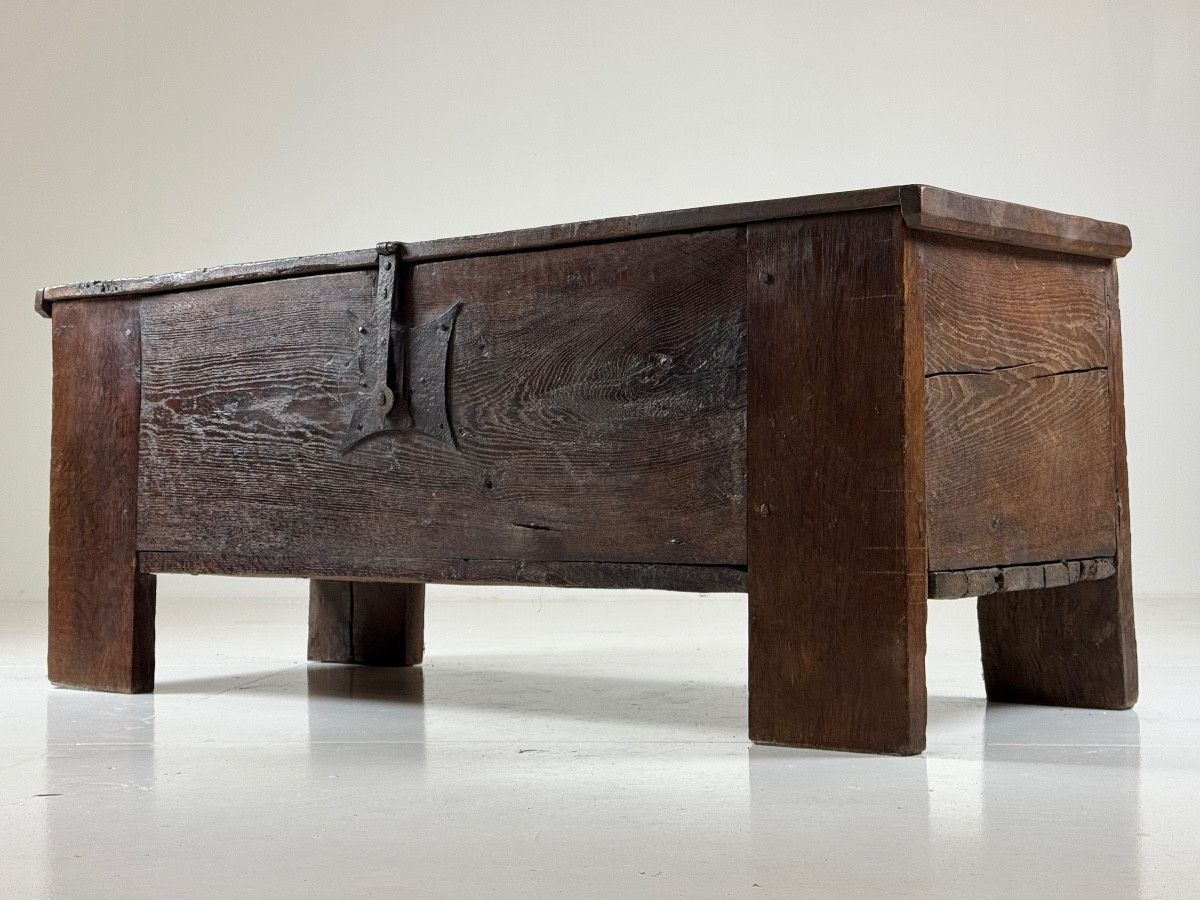17th-century Stollentruhe Chest