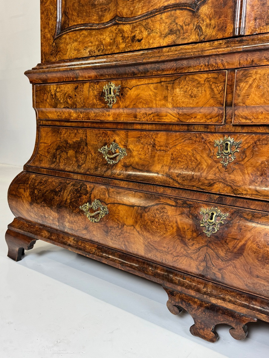 Buffet en ronce de noyer Hollandais vers 1740-photo-2
