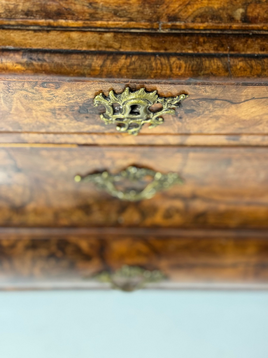 Buffet en ronce de noyer Hollandais vers 1740-photo-5