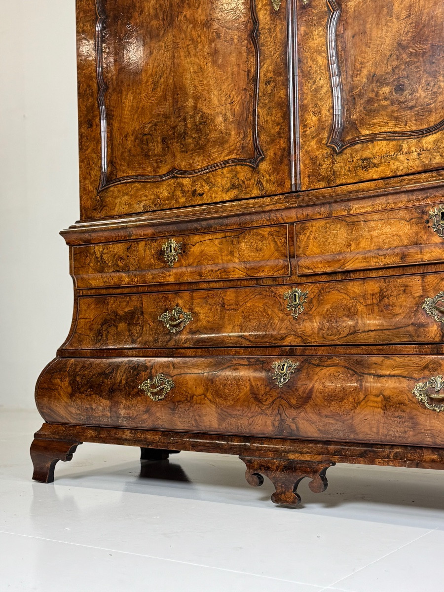 Buffet en ronce de noyer Hollandais vers 1740-photo-7