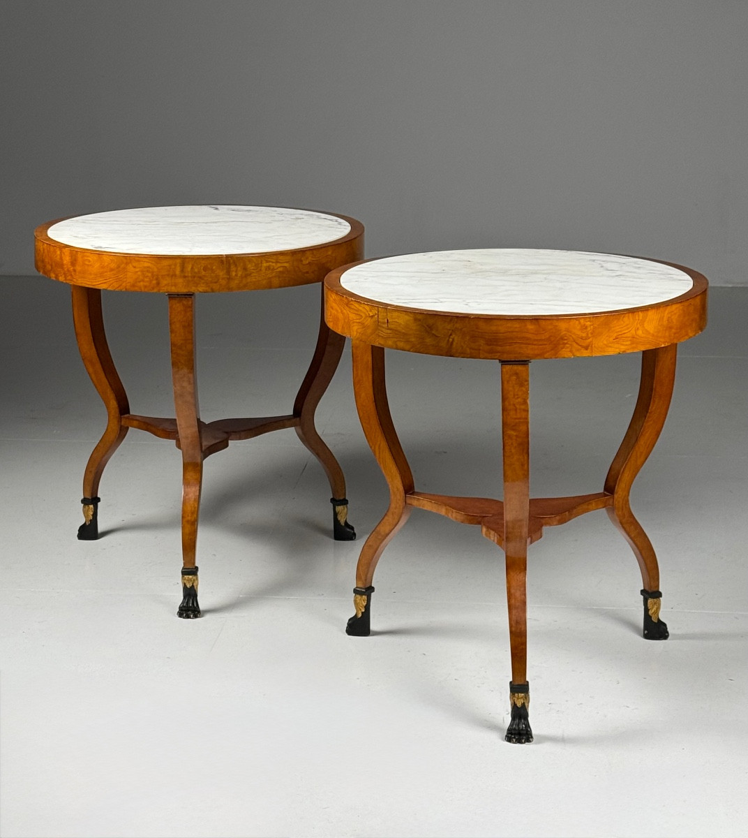 2 guéridons de style Empire, XXe siècle