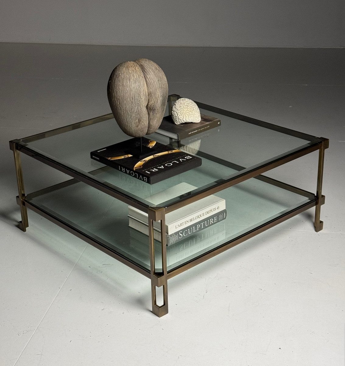 Table basse vintage en métal et verre