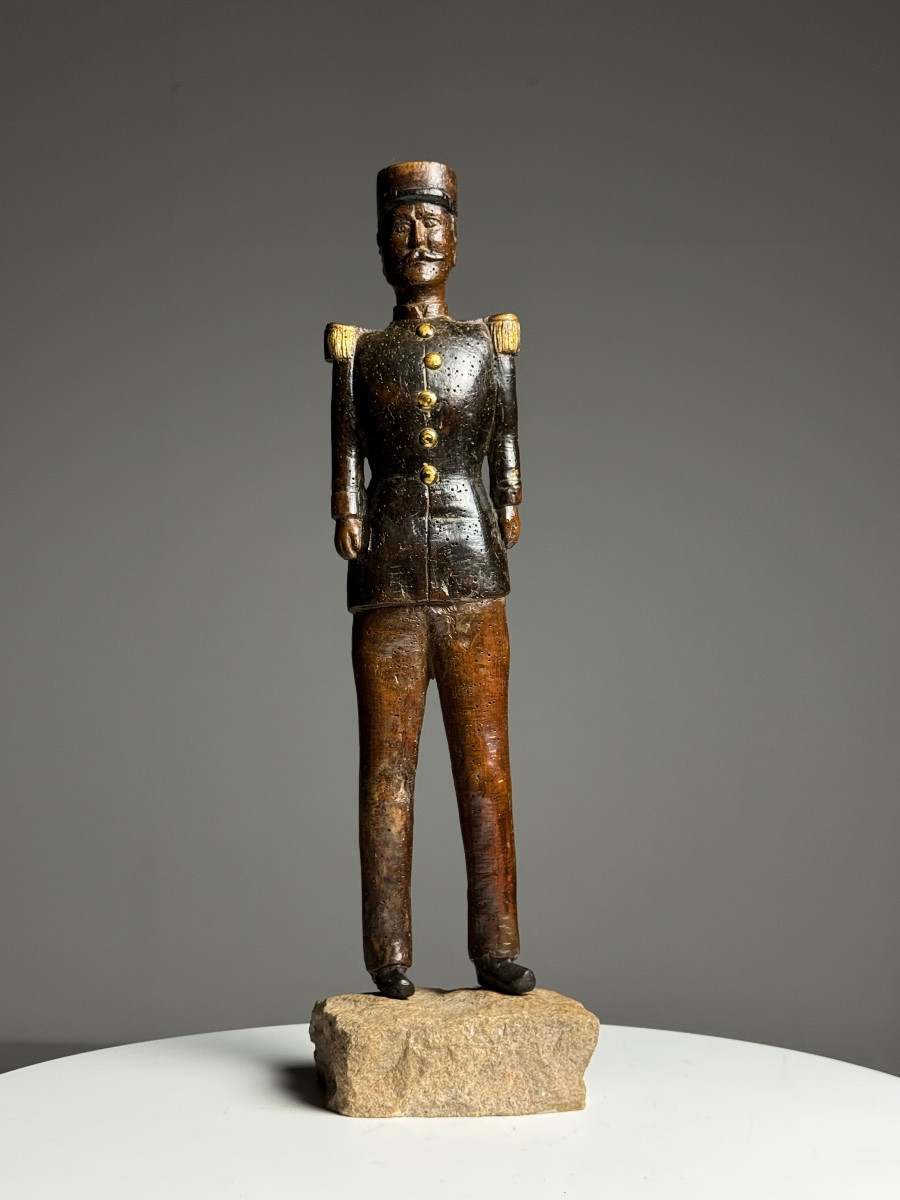 Statue sculptée à la main représentant un officier français, XIXe siècle-photo-7