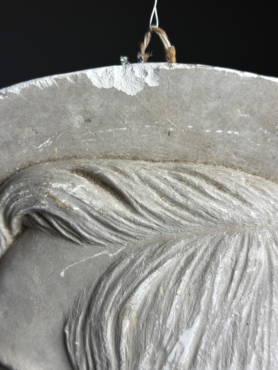 Médaillon en plâtre du XIXe siècle-photo-4