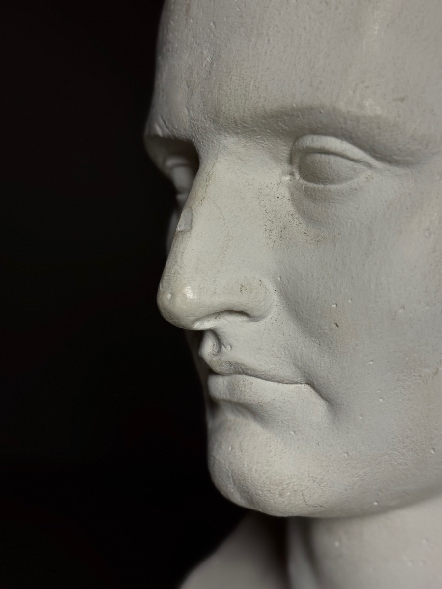 Buste en plâtre de Napoléon datant de la fin du XXe siècle-photo-7