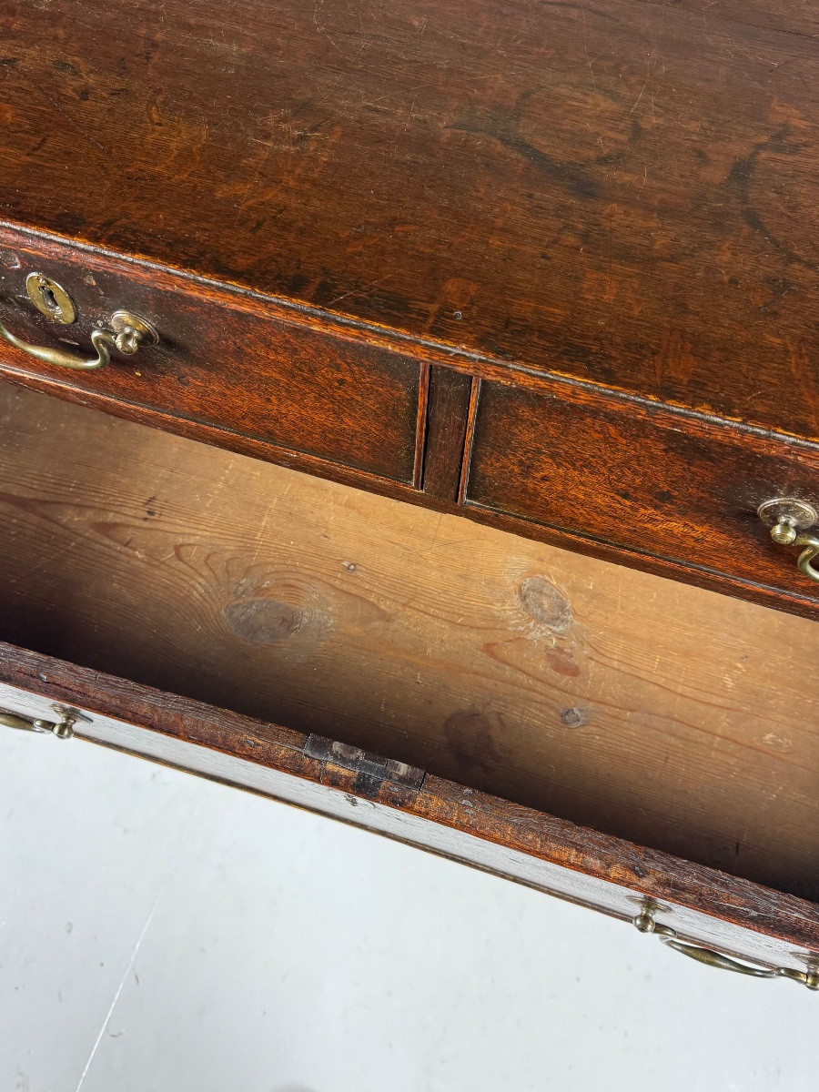 18th Century English Chest Of Drawers-photo-1