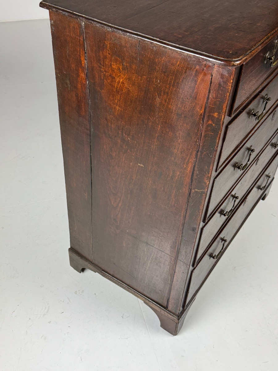 18th Century English Chest Of Drawers-photo-2