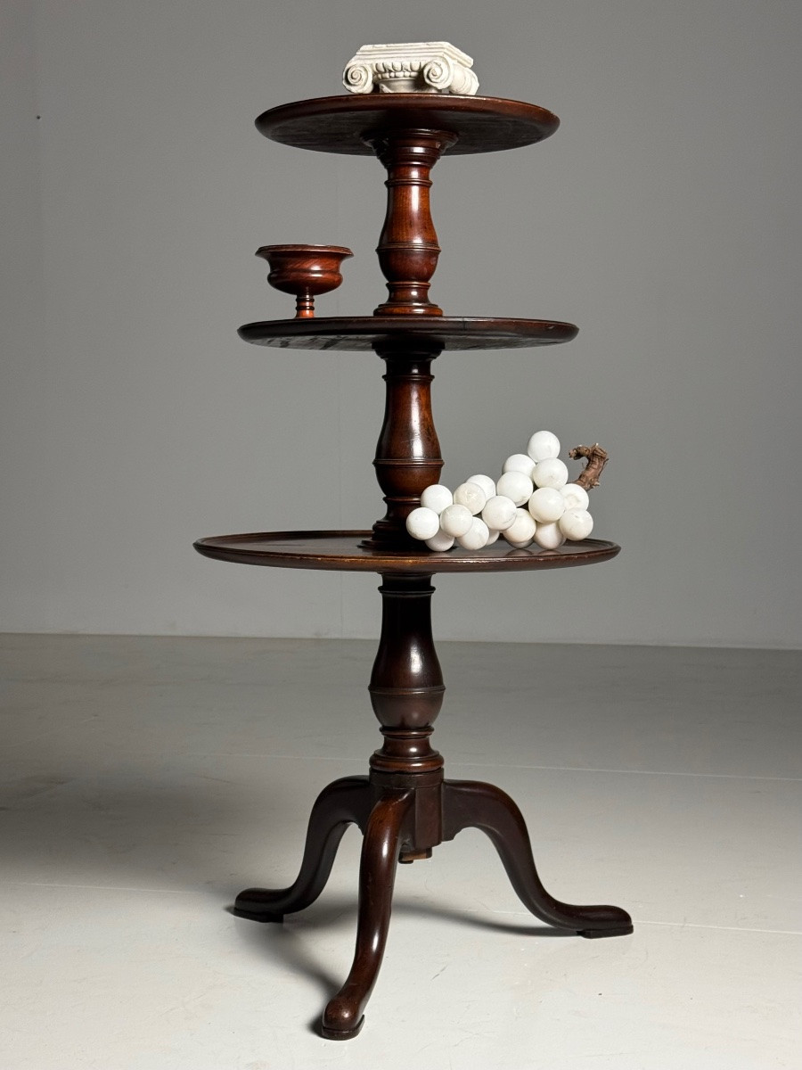 19th Century English Mahogany Tripod Shelf-photo-1