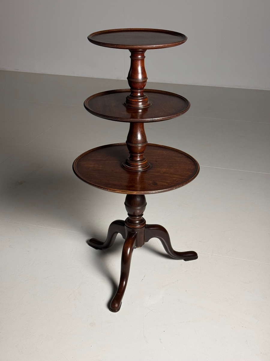 19th Century English Mahogany Tripod Shelf-photo-5